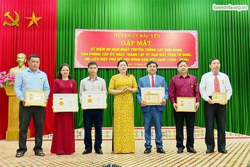 Bắc Yên: Gặp mặt kỷ niệm Ngày truyền thống các ban Đảng, Văn phòng cấp ủy