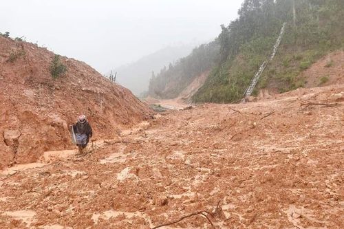 Thượng úy công an hy sinh trên đường tìm kiếm 7 người mất tích