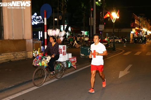 Ông Đoàn Ngọc Hải chinh phục chặng marathon đặc biệt nhất Việt Nam