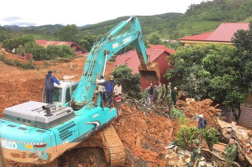 Hiện trường tìm kiếm 22 chiến sĩ bị đất sạt lở vùi lấp ở Đoàn 337