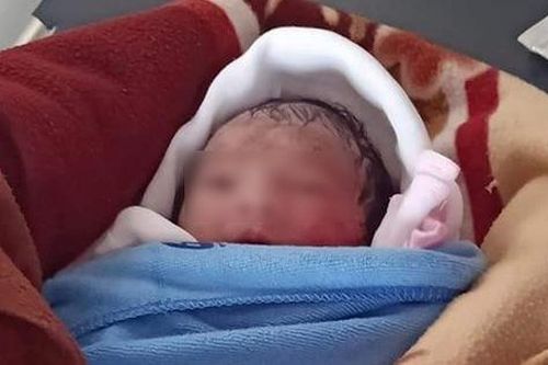 Bé gái sơ sinh bị bỏ rơi dưới trời nắng nóng ở Thái Bình: Nỗi đau tột cùng khi người vứt bỏ chính là con dâu của người phát hiện