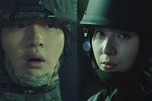 'Search' lên sóng: Krystal siêu ngầu trong khi Jang Dong Yoon khoe body không thể rời mắt