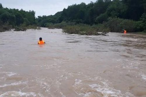 Tìm thấy thi thể người đàn ông bị lũ cuốn khi đi qua cầu tràn