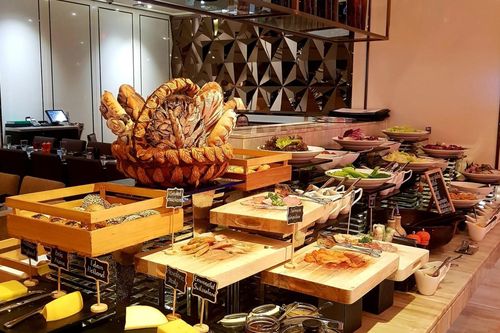 Quản lý khách sạn 5 sao ở TP.HCM xin lỗi vì nhân viên nói xấu khách