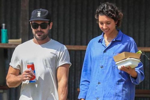 Zac Efron muốn định cư Australia vì Vanessa Valladares