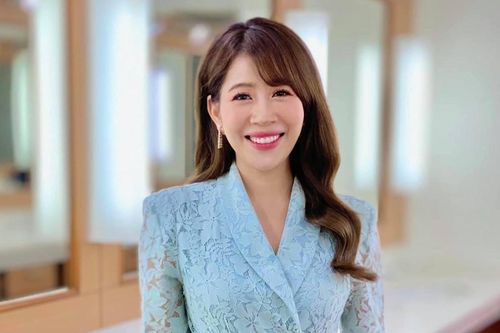 MC Diệp Chi ủng hộ 4 tấn gạo cho bà con vùng lũ