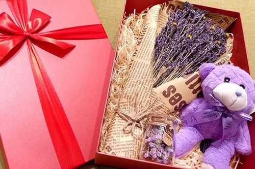 Những món quà 20/10 ý nghĩa tặng mẹ, vợ, người yêu