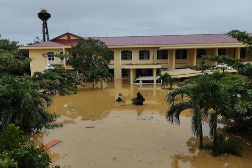 Di dời cơ sở y tế ra khỏi vùng có nguy cơ sạt lở