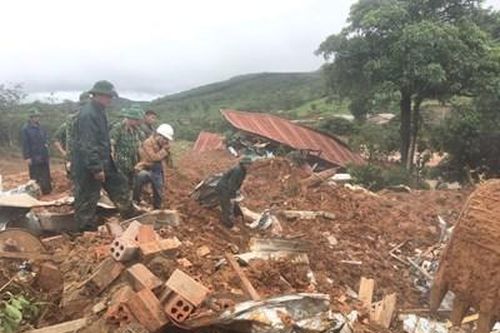 Nỗ lực, khẩn trương tìm kiếm người gặp nạn tại Hướng Hóa (Quảng Trị)