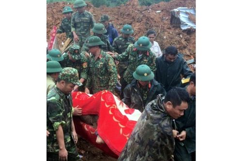 Sạt lở đất, lũ quét kinh hoàng tại Quảng Trị