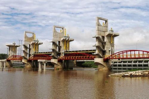 Cống Trà Sư ở An Giang xả lũ
