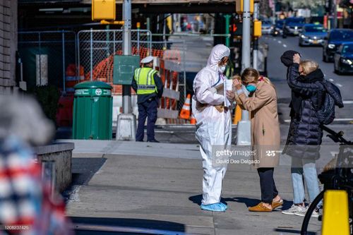 New York chặn đám cưới 10.000 khách giữa COVID-19