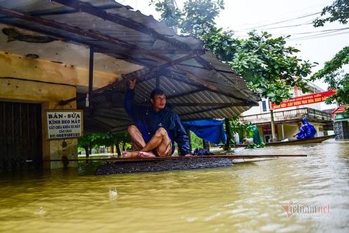 128 người chết và mất tích, gần 91 nghìn dân phải sơ tán vì lũ dữ
