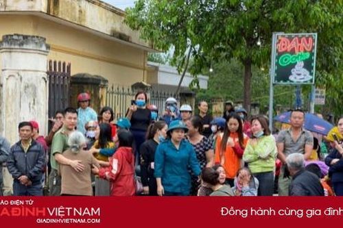 Người thân khóc nghẹn chờ đón thi thể các cán bộ, chiến sỹ Đoàn kinh tế 337