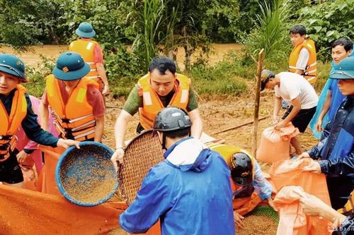 Lo sạt lở núi, Tương Dương sơ tán dân