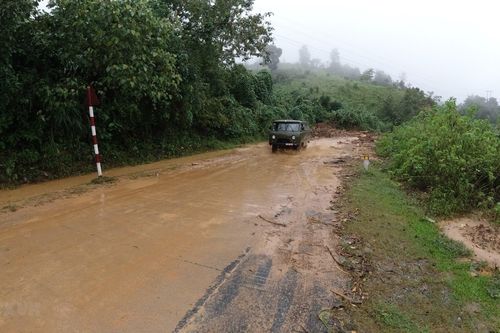 Thông đường vào hiện trường vụ sạt lở ở Đoàn Kinh tế Quốc phòng 337