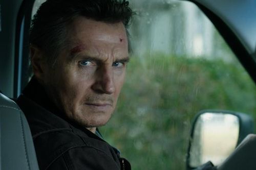 Khán giả Bắc Mỹ bị 'hút' vào cuộc đối đầu giữa Liam Neeson và FBI