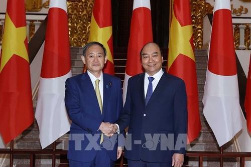 Thủ tướng Chính phủ Nguyễn Xuân Phúc hội đàm với Thủ tướng Nhật Bản Suga Yoshihide