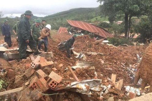 Vụ sạt lở ở Quảng Trị: Người chiến sĩ thoát chết kể lại giây phút đất đá ập xuống Đoàn 337 trong đêm