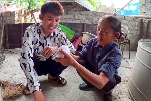 Tiếp tục làm clip với nội dung 'troll' Bà Tân, Hưng Vlog khiến dân tình ngán ngẩm