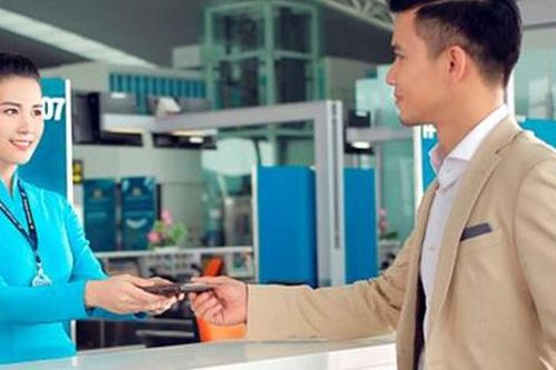 Đổi vé máy bay miễn phí cho khách đi - đến vùng lũ