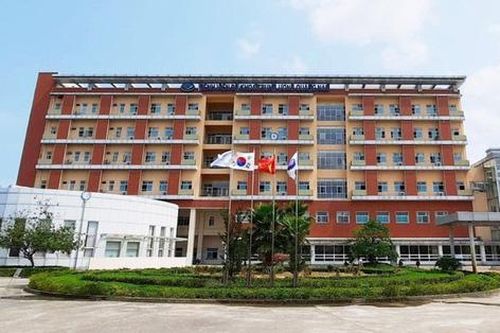 Quảng Nam: 31 người ngộ độc sau khi ăn bánh mì