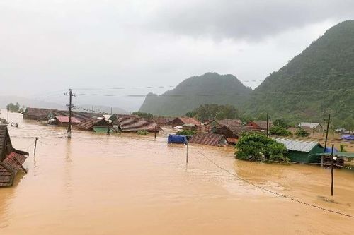 Hà Tĩnh, Quảng Bình đỉnh lũ vượt lũ lịch sử, lại thêm áp thấp nhiệt đới gần bờ