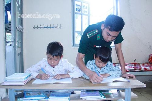 'Con nuôi đồn biên phòng' - Chắp cánh ước mơ con chữ