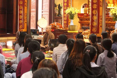 Khóa tu 'Về để lắng nghe' tại chùa Hòa Phúc