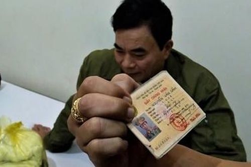 Bắt đối tượng giả Thiếu tướng Công an để lừa đảo
