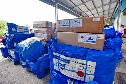 Nhật Bản vận chuyển hàng viện trợ tới người dân vùng lũ