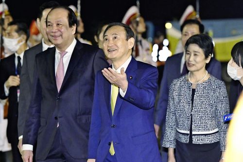 Nikkei: Chuyến thăm Việt Nam của ông Suga thúc đẩy thỏa thuận đầu tư toàn cầu