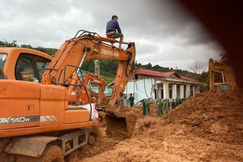 Tìm thấy 2 thi thể cuối cùng trong đoàn cán bộ, chiến sĩ 22 người bị vùi lấp