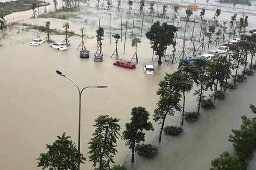 TP Hà Tĩnh ngập sâu trong mưa lũ