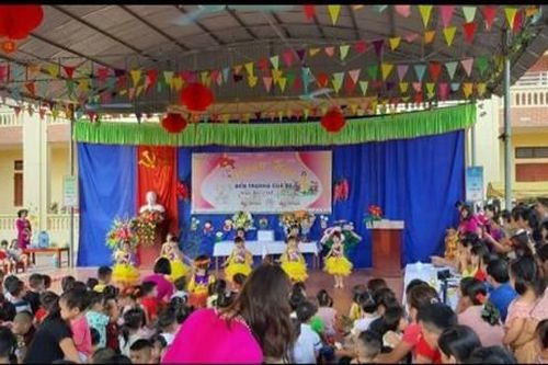 Trường mầm non dừng dạy bán trú sau khi phụ huynh tố nhập thịt gà ôi