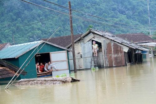 Bạn đọc Báo An ninh Thủ đô ủng hộ đồng bào miền Trung
