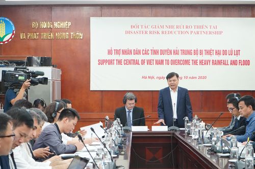 Các cơ quan ngoại giao cam kết hỗ trợ nhân dân miền Trung bị lũ lụt