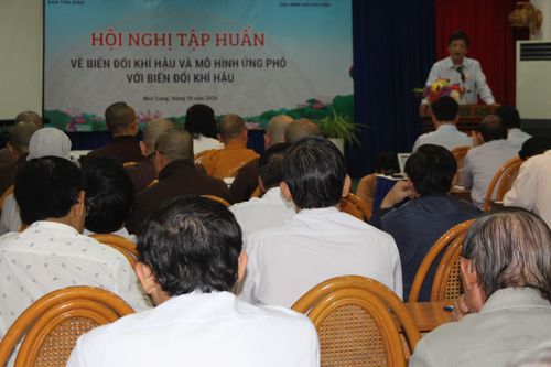 Tập huấn về biến đổi khí hậu và kỹ năng ứng phó cho các vị chức sắc tôn giáo