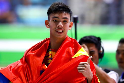 Huy Hoàng thắng kỷ lục gia Quý Phước