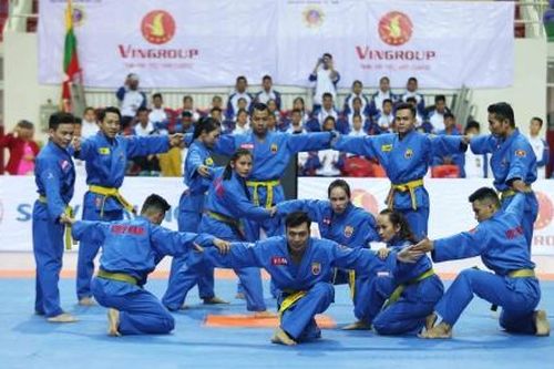 Làng võ Việt chung tay giúp đỡ đồng bào miền Trung bị lũ lụt