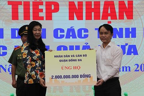 Hà Nội tiếp nhận hơn 22 tỷ đồng và hàng hóa ủng hộ miền Trung