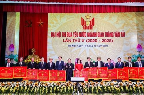 Vinh danh 77 tập thể, cá nhân điển hình ngành giao thông vận tải