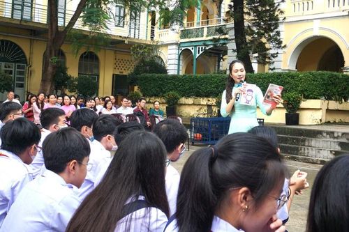 'Giờ đọc hạnh phúc' tại Trường THPT chuyên Trần Đại Nghĩa