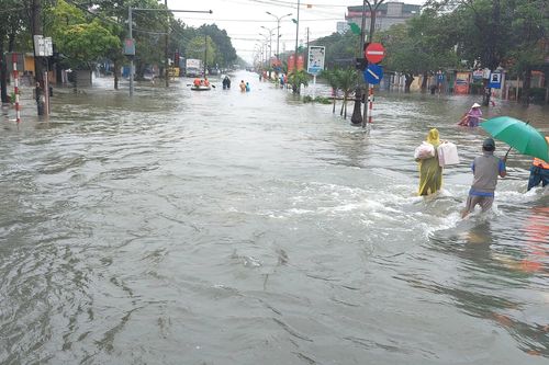 Nhiều địa phương ở Hà Tĩnh bị cô lập, chia cắt