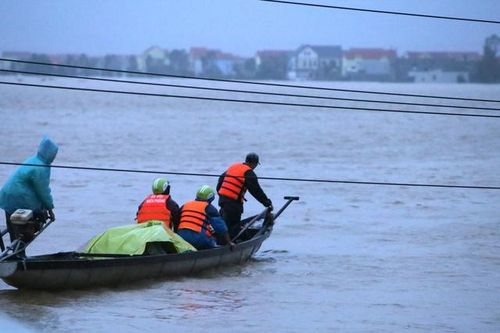 Quảng Bình: Đã tìm thấy nạn nhân bị lật đò