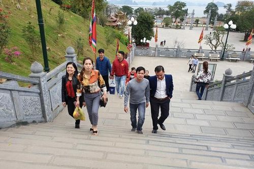 Quảng Ninh: Phấn đấu thu hút 3 triệu lượt khách du lịch trong quý IV