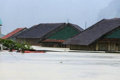 Mưa lũ tại miền Trung khiến 105 người chết, 27 người mất tích