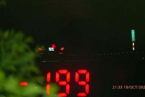 CSGT xử lý ô tô Mercedes chạy với vận tốc 199km/h