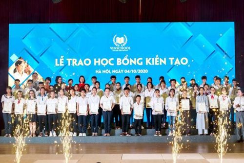 68 học sinh nghèo nhận học bổng Kiến tạo của Vinschool