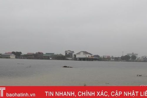 Hơn 3.900 hộ dân Lộc Hà bị đang bị nước lụt bao vây